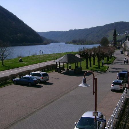 Gasthaus Zur Traube Hatzenport ภายนอก รูปภาพ