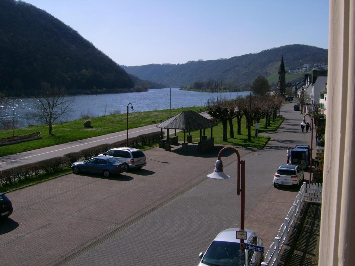 Gasthaus Zur Traube Hatzenport ภายนอก รูปภาพ