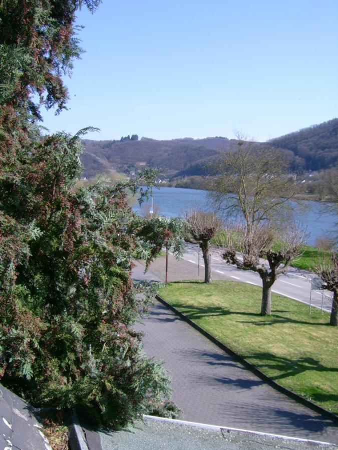 Gasthaus Zur Traube Hatzenport ภายนอก รูปภาพ