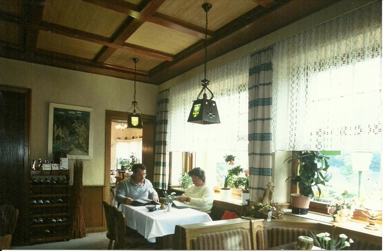 Gasthaus Zur Traube Hatzenport ภายนอก รูปภาพ