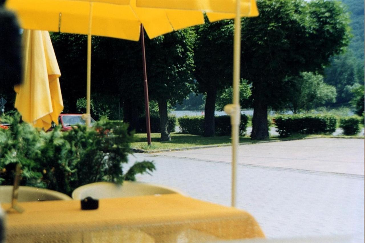 Gasthaus Zur Traube Hatzenport ภายนอก รูปภาพ