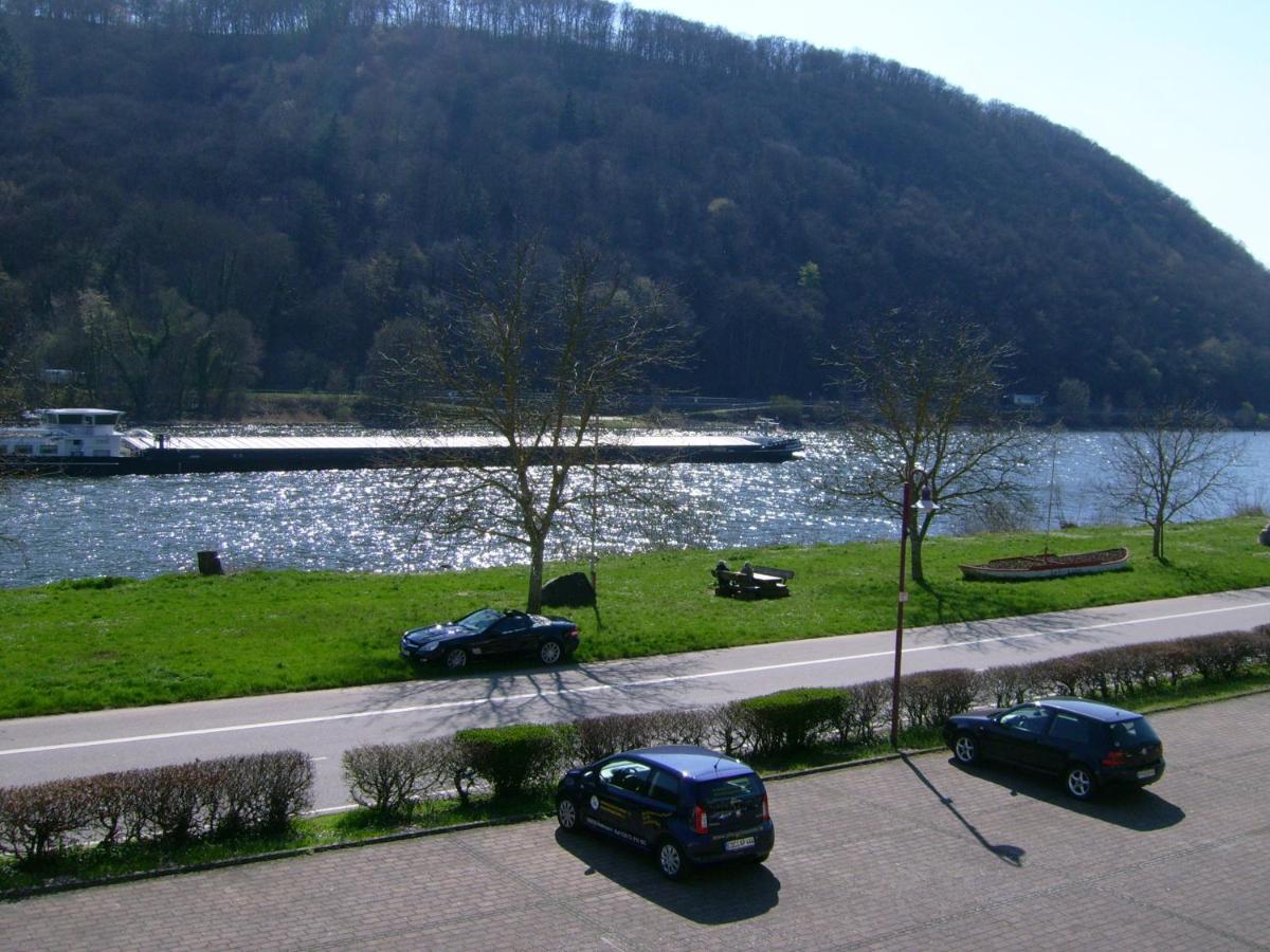 Gasthaus Zur Traube Hatzenport ภายนอก รูปภาพ